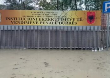 SPAK kryen kontrolle në qelinë e Veliajt dhe Beqajt, shqyrtohen telefonat e tyre dhe kërkohet lista e takimeve.