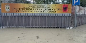 SPAK kryen kontrolle në qelinë e Veliajt dhe Beqajt, shqyrtohen telefonat e tyre dhe kërkohet lista e takimeve.