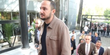 Salianji depoziton kandidaturën për kreun e PD, zbulon platformën: Meritat e Berishës njihen, por koha e tij mbaroi