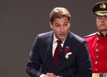 Samiti IV i Diasporës/ Begaj nderon disa personalitete, Lorik Cana merr “Urdhrin e Skënderbeut”