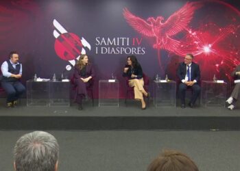 Samiti i diasporës, biseda për ruajtjen e gjuhës arbëreshe në Itali që po zhduket.