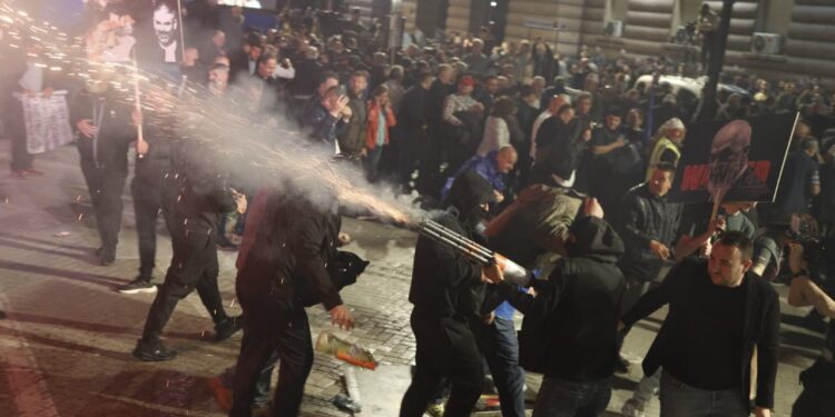 Seanca për protestuesit e arrestuar në tubimin e PD: 5 në burg, 6 me detyrim paraqitje