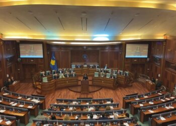 Seancë e jashtëzakonshme plenare për zgjedhjen e presidentit në Kosovë; nis votimi, opozita mungon