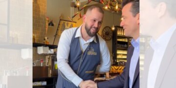 Shehaj në Bruksel, në restorantin me shqiptarë: Largimi juaj, krimi më i madh