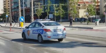 Sherr në Vlorë mes rreth 10 të rinjve, dy të plagosur