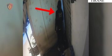 Shkel ekzaminimin e masës së sigurisë 'arrest në shtëpi' dhe kryen disa vjedhje, arrestohet i riu në Tiranë.