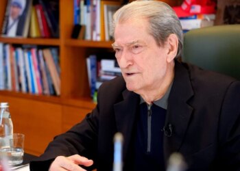 “Shqipëria ka nivelin më të lartë të taksës mbi naftën në botë” / Berisha: Masat e shpallura nga Rama janë të turpshme.