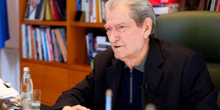 “Shqipëria ka nivelin më të lartë të taksës mbi naftën në botë” / Berisha: Masat e shpallura nga Rama janë të turpshme.