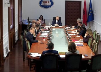 Shqyrtohet Ligji për pastrimin e parave/ Deputetët miratojnë draftin dhe kërkojnë shpjegime për ndalimin 72-orësh të llogarive