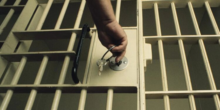 Shtyhet miratimi i amnistisë për 447 të burgosur, pritet përgjigjja nga Komisioni Europian