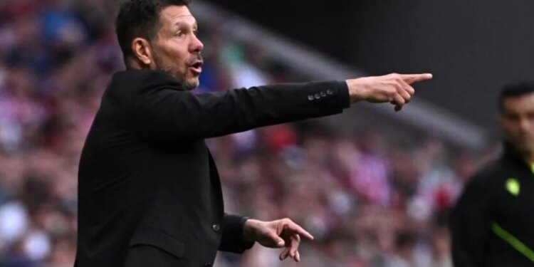 Simeone pret dhuratën për 56-vjetorin: S’kemi presion, por një përgjegjësi të madhe