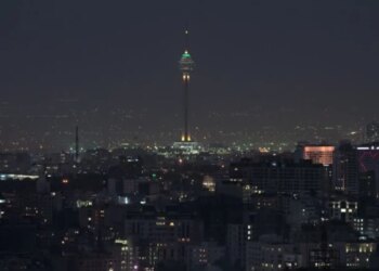 Sistemi i mbrojtjes ajrore aktivizohet në Teheran — çfarë po ndodh në kryeqytetin iranian?
