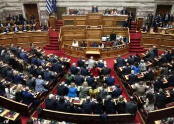 Skandali i fondeve bujqësore: Parlamenti grek i heq imunitetin 13 deputetëve