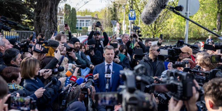 Sondazhet tregojnë fituesin përballë Orban, lideri i opozitës hungareze: Jemi optimistë, por të kujdesshëm