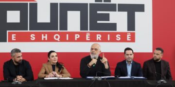 “Sot paga mesatare është 870 euro”, Rama nga Lushnja: Indeksimi tani përfshin edhe pagat, jo vetëm pensionet