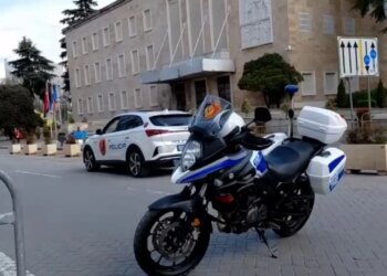 Sot protesta e opozitës para Kryeministrisë; zbardhen detajet e tubimit të PD, rikthehet fjalimi në foltore
