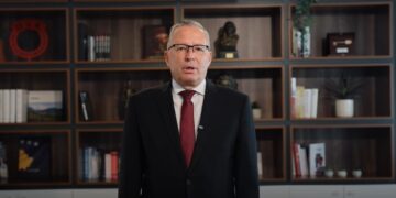 Sulm ndaj shtetit të së drejtës / Zgjedhja e Presidentit Bedri Hamza rrezikon ta çojë vendin në anarki politike