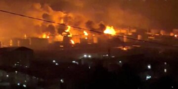 Sulme të njëpasnjëshme me dronë nga Ukraina godasin rafinerinë ruse dhe shkaktojnë zjarr masiv