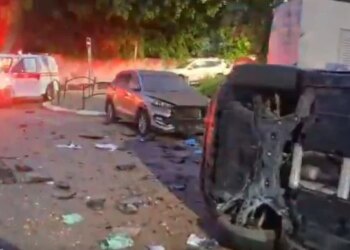 Sulmi me raketat balistike nga Irani në Izrael shkakton vdekjen e dy personave, frikë për viktima të tjera.