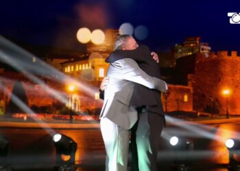 Surprizë emocionuese për Mateon, finalisti takohet me babanë në studio: Dasmën e madhe do e bëjmë në…