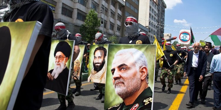 Thirrja e ambasadës iraniane në Londër për sakrificë të jetës ngre alarm për sigurinë; ekspertët paralajmërojnë për radikalizim