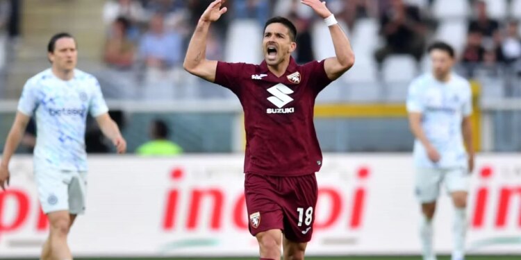 Torino i ndal Interin në barazim, i shtyn festën për titullin zikaltërve