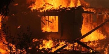 Tragjedi në Kosovë: babai dhe dy fëmijë të mitur vdesin në banesë pas shpërthimit të bombolës së gazit