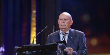 Trajton një humbje të madhe në futbollin shqiptar, vdes ish-arbitri ndërkombëtar i FIFA-s