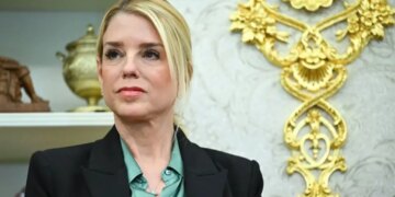 “Trump, i pakënaqur me trajtimin e çështjes Epstein” / Pam Bondi jep dorëheqjen nga pozita e prokurores së përgjithshme