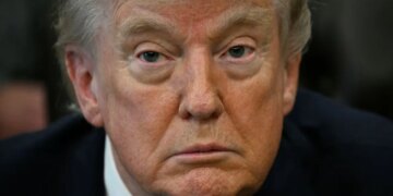 Trump këmbënguli se Irani do të negociojë para bisedimeve në Pakistan; Presidenti: Nëse nuk e bën, e pret...