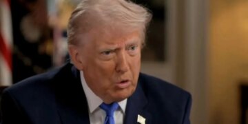 Trump shpërthen ndaj gazetares që lexoi shënimet e autorit: Po më tregoni fjalët e një të sëmuri