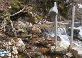 Ujësjellësi në Guri i Bardhë, 219 mln lekë, amortizohet nën 2 vjet; inxhinieri-gazetares: Na bezdise, s’ke punë tjetër?