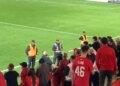 :VIDEO/ Barazimi me Bylisin acaron tifozët e Partizanit, trajneri Kërnaja i afrohet tribunës dhe premton fitore ndaj Tiranës
