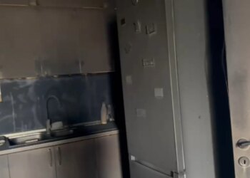VIDEO/ Zjarri që shkatërroi pallatin pranë QSUT, shihni se si janë djegur apartamentet brenda