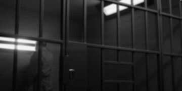 Vdes në QSUT i ndaluari 91-vjeçar, i arrestuar për vrasje të mbetur në tentativë.