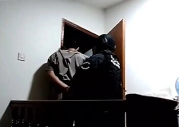 Video/ Planifikonin sulme në gjithë Gjirin; shkatërrohet organizatë terroriste e lidhur me Iranin, 27 arrestime