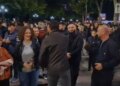 Video-lajm/ Partia Demokratike thërret protestë, familja e Berishës ndjek demonstratën nga afër