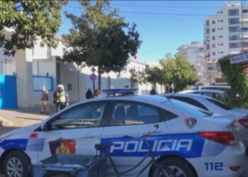 Vodhën makinën e firmës së ndërtimit në Elbasan dhe u arratisën; në kërkim katër egjiptianë