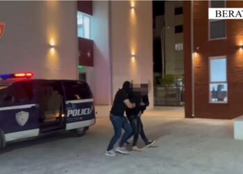 Zbulohet lokali në Berat ku organizoheshin lojërat e fatit, arrestohet pronari, sekuestrohen 12 kompjuterë