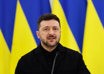 Zelensky kritikon zbehjen e ndihmave ushtarake: Bisedimet për Ukrainën nuk mund të shtyhen për luftën në Iran