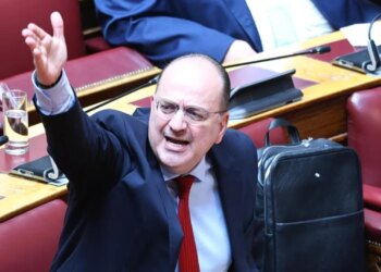 Zëvendësministri grek jep dorëheqjen pas skandalit për mbajtjen e posteve të larta pa diplomë universitare