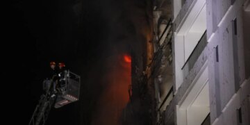 Zjarri në kompleksin e banimit, policia njofton: Katër të arrestuar, procedohet pronari i objektit