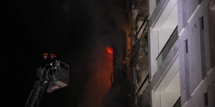 Zjarri në kompleksin e banimit, policia njofton: Katër të arrestuar, procedohet pronari i objektit