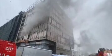 Zjarri në ndërtesë në ndërtim në Moskë lë 7 të vdekur dhe 13 të plagosur