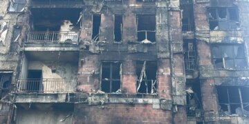 Zjarri në pallatin shumëkatësh në Tiranë, arrestimet fillojnë pas incidentit