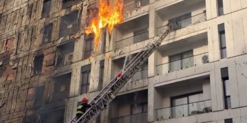 Zjarri pranë QSUT dëmtoi 71 apartamente; Këshilli Bashkiak i Tiranës miraton ndihmën financiare për familjet e prekura