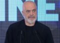 Rama mbron projektin në Zvërnec mes protestave: “Nuk po falim asgjë, është pronë private”