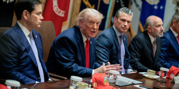 A do të arrihet marrëveshja? Trump dhe këshilltarët e tij vendosin për Iranin
