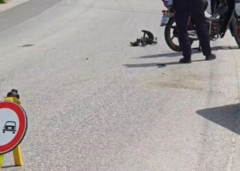 Aksident në Fier: makina përplaset me motorin, një i plagosur