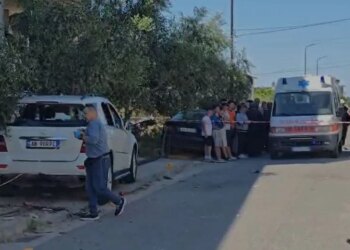 Aksidenti tragjik në Durrës: Fëmijët luanin në trotuar, makina me shpejtësi të lartë i përplasi, shoferi u arratis